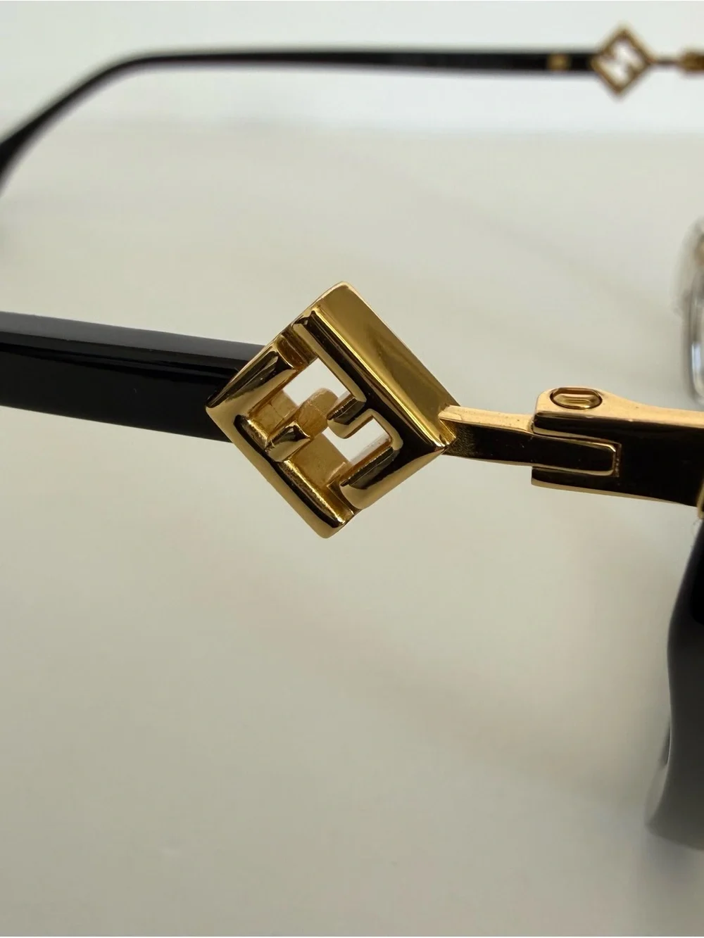 NEW!!! Fendi women eyeglasses FE50100F 001 Authentic
